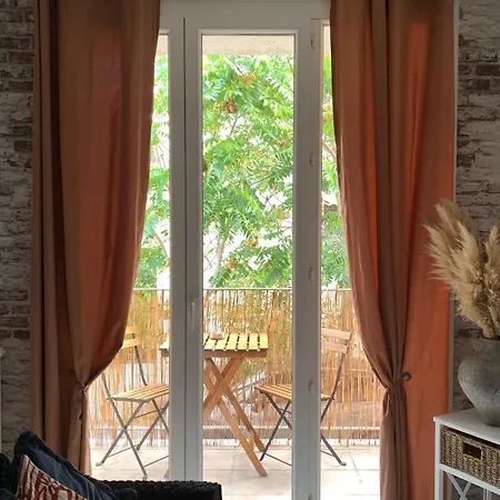 Le Petit Provencal Apartment *